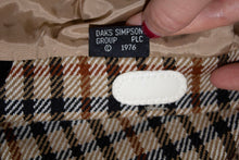 Load image into Gallery viewer, Vintage Daks 1970s Check Wool Skirt