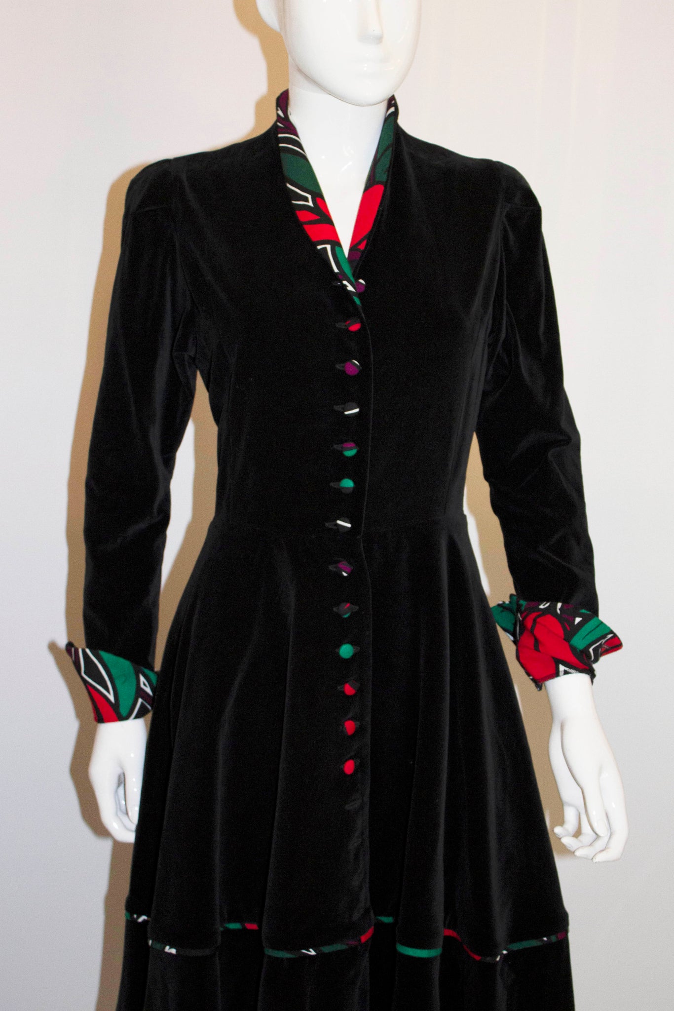 Vintage Dress by Droopy and Browns modesandmore Vintage Dress by Droopy and Browns modesandmore