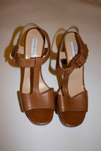 Load image into Gallery viewer, Chic Tan Sandles by Fratelli Rosetti Size 39 Unworn