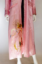 Load image into Gallery viewer, A Vintage 1950s Pink Robe with Quilted Collar and Pockets