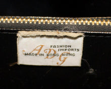 Load image into Gallery viewer, Vintage Whicker Bag with Embroidery on Front