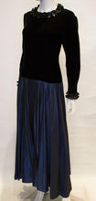Load image into Gallery viewer, Vintage Jeager Evening Gown