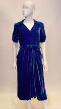 Load image into Gallery viewer, A Vintage 1940s Peter Robinson dark Blue Velvet Dress
