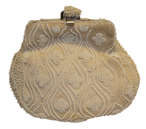 A Vintage 1920s Cream Beaded Purse