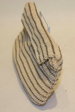Load image into Gallery viewer, A Vintage 1920s Cream Purse in Sequin and Beads